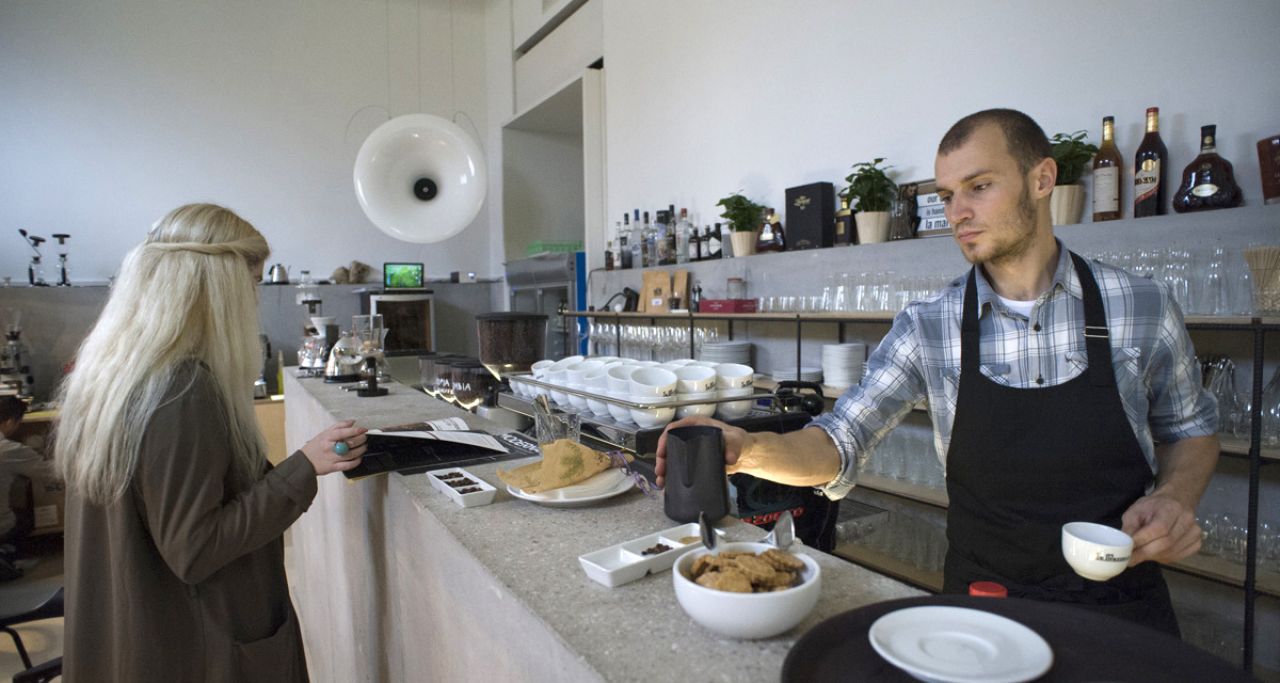 Najljubša kavarna Ljubljane 2026 po izboru bralcev je Kavarna Moderna.