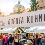Kulinarična prireditev Odprta kuhna na Pogačarjevem trgu v središču Ljubljane.