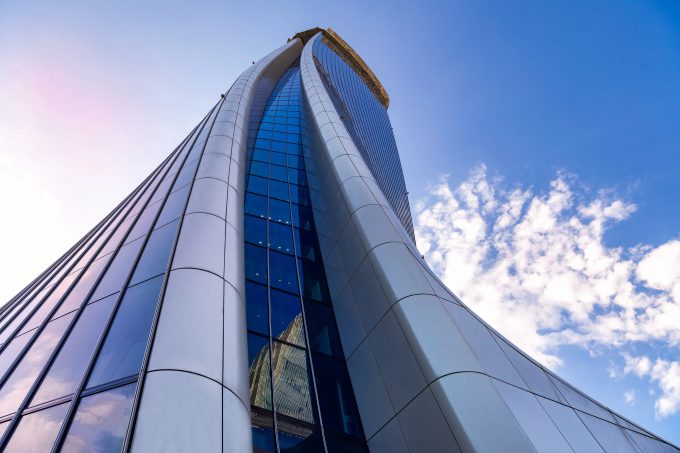 Futuristična stolpnica v Šiški z 21 nadstropji, zasnovana v arhitekturnem studiu Zahe Hadid.