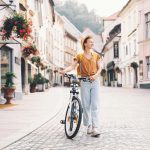 Applova aplikacija Zemljevidi (Maps) v Ljubljani kolesarkam in kolesarjem po novem ponuja podroben izris poti.