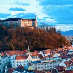 Pogled na ljubljanski grad v jeseni.