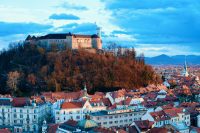 Pogled na ljubljanski grad v jeseni.